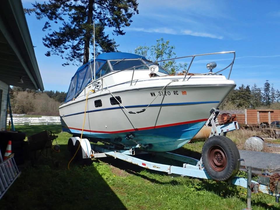 1983 Tiera 2500 boat for sale 2500 Pursuit