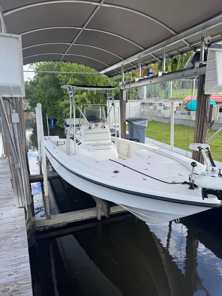 2006 Mako 2201