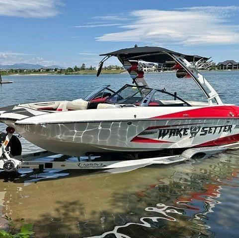 2013 Malibu Wakesetter 20 MXZ