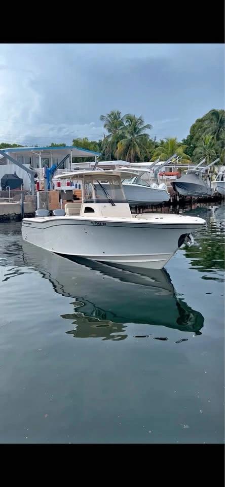 2021 Grady-White Canyon (Center Console)