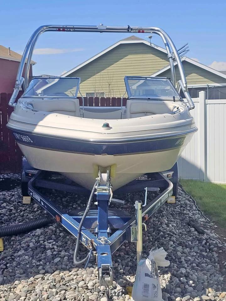 2002 Glastron GX205