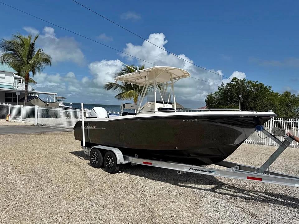 2005 Sea Hunt Triton 23