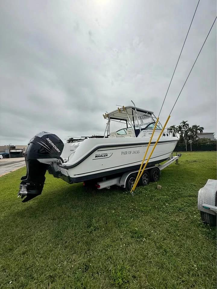 2020 Boston Whaler Conquest 28