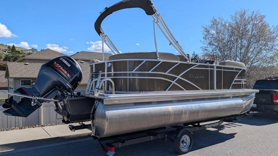2023 Sylvan mirage 820