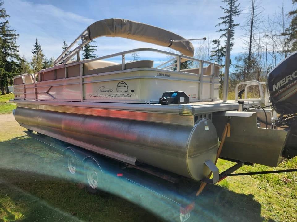 2017 Suntracker xp3