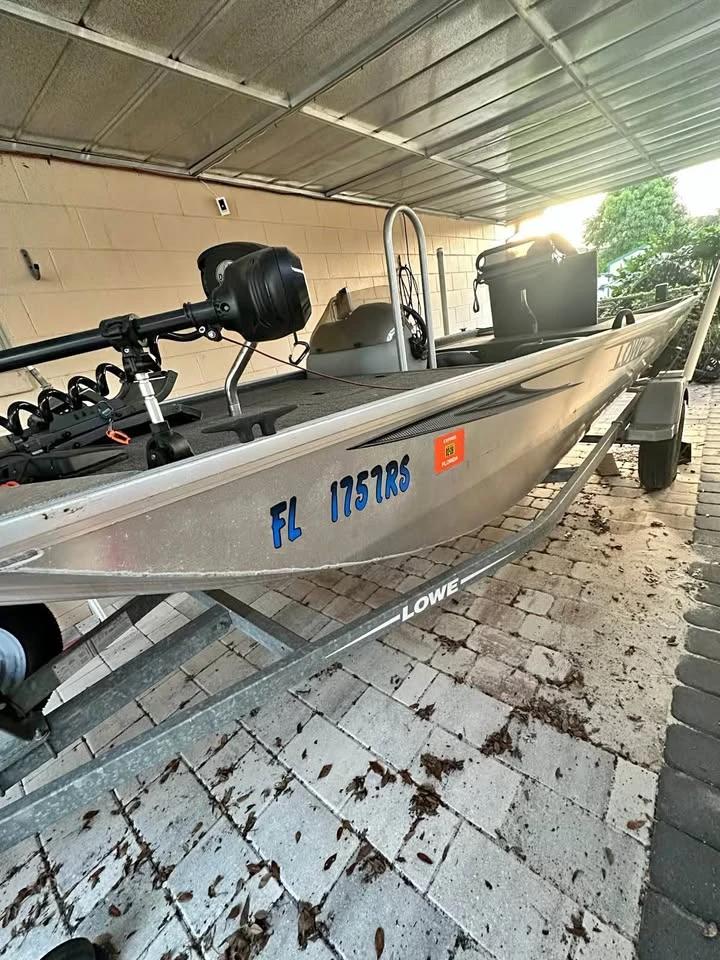 2017 Lowe (Skorpion Series) 16’ Aluminum Boat