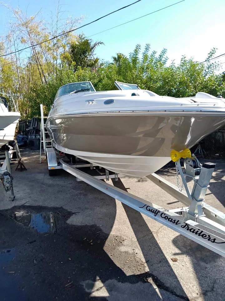 2000 Sea Ray 240 Sundeck
