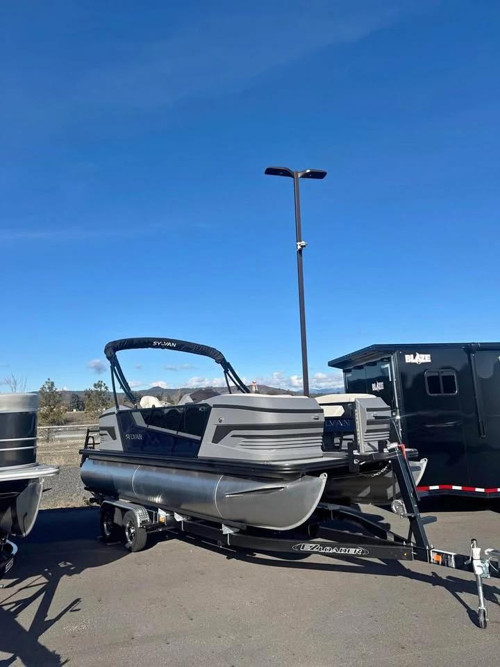 2026 Sylvan R-20 Fishing - family