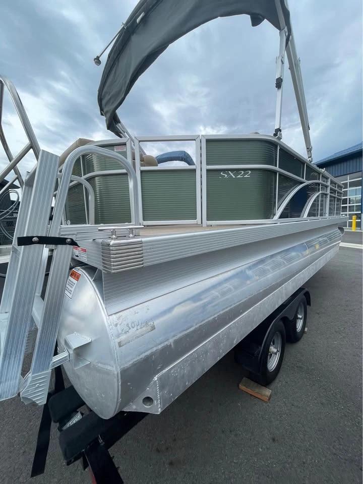 2018 Bennington 22 slx