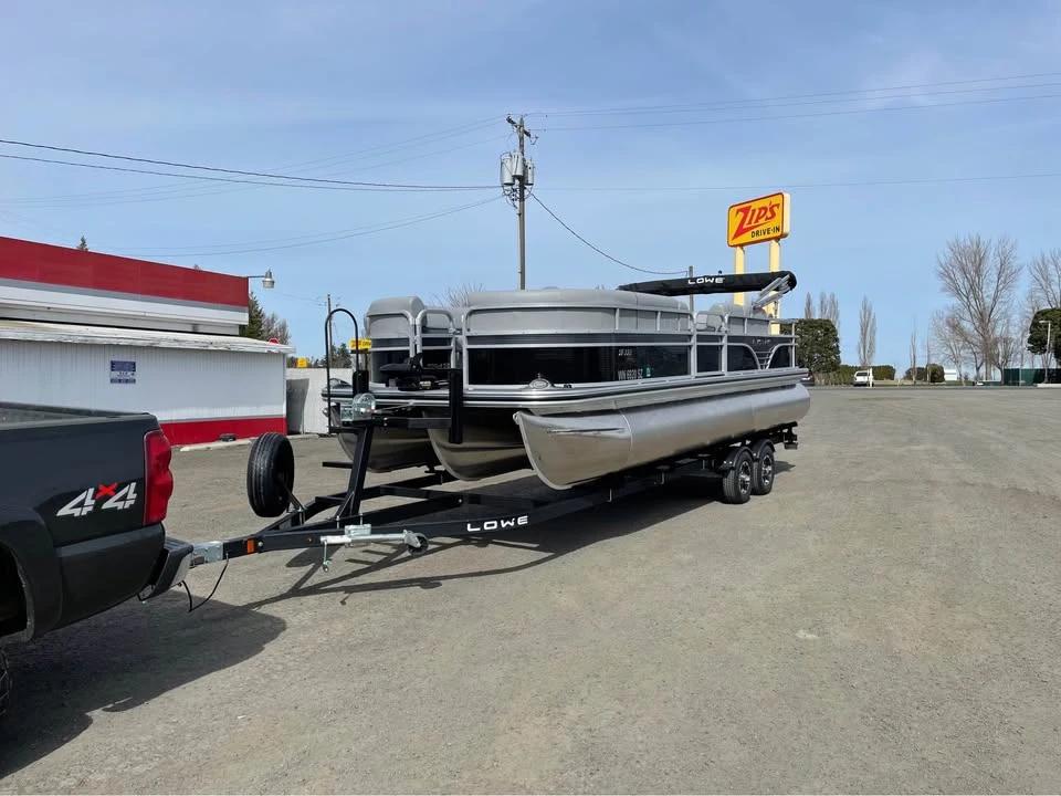 2023 Lowe Pontoon sf232