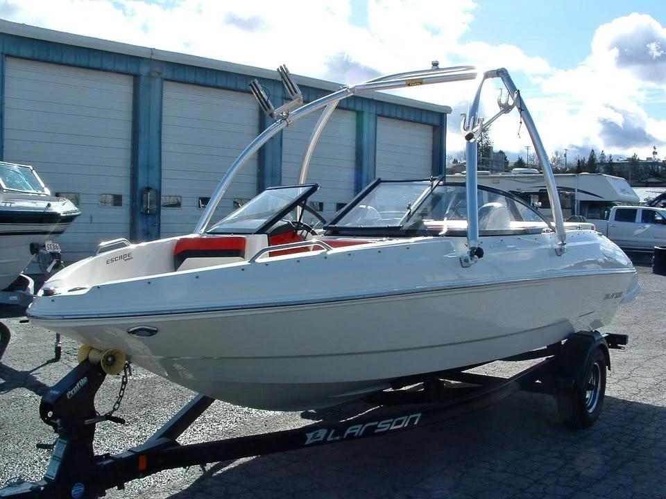 2018 Larson lx 195 bowrider : LX 195 IO