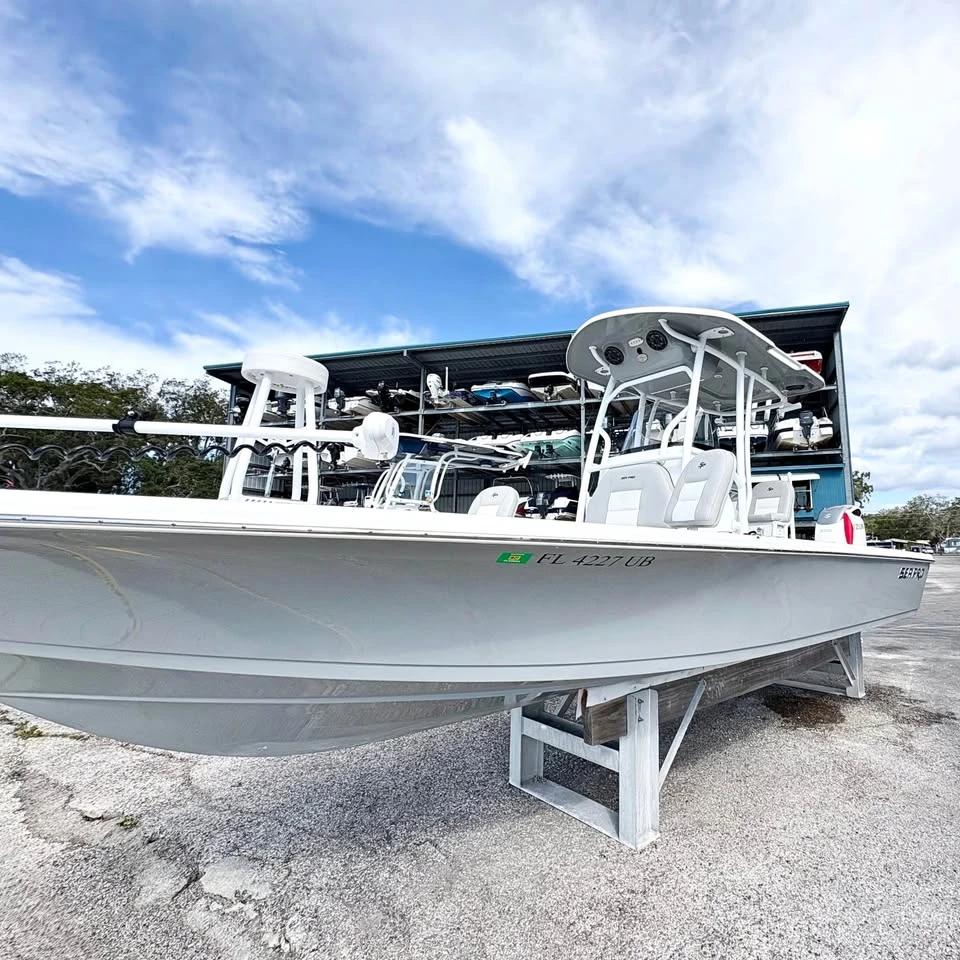 2019 Sea Pro 248 Bay