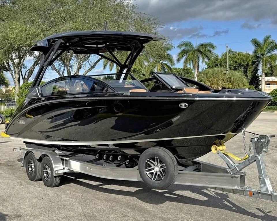2026 Yamaha Boats 275SD