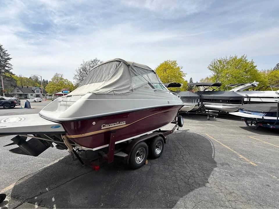 2026 Cuddy boat Crownline boat 21.5ft 215 CCR