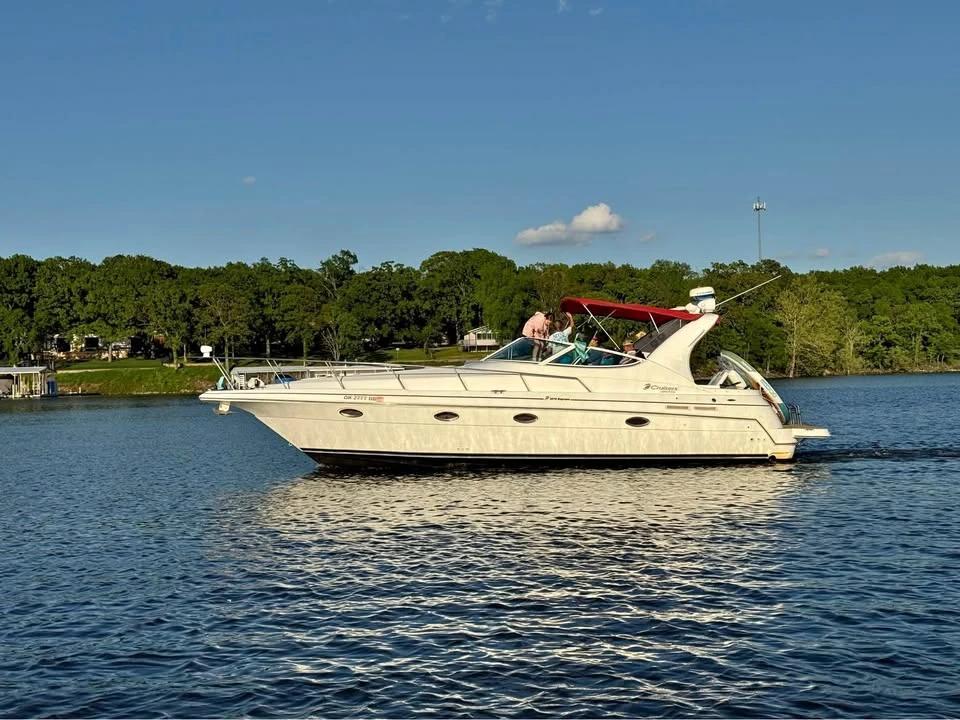 2002 Cruiser Yacht 3372