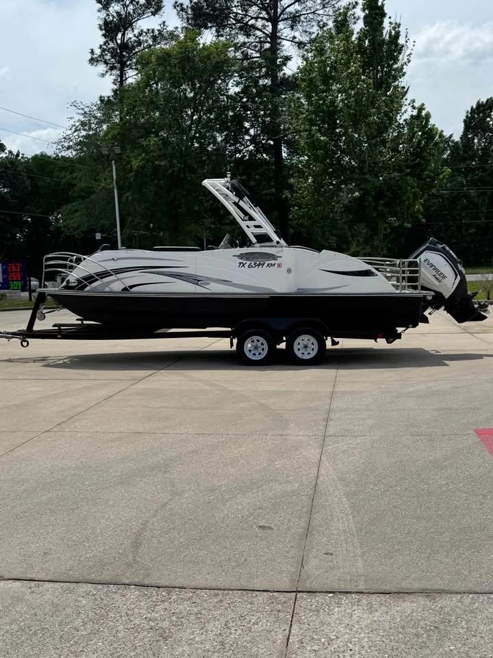 2017 Caravelle Razor 236
