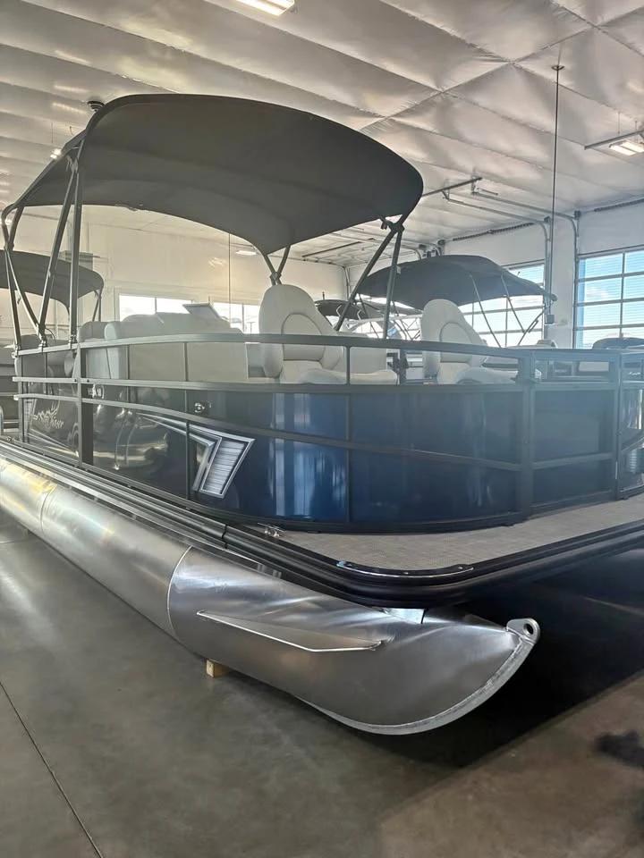 2026 Sun chaser vista fish 18 Vista 18 Fish