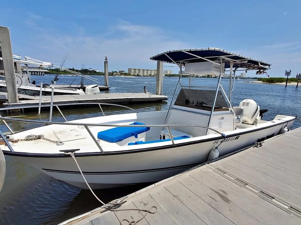 2001 Palm Beach 235 White Cap