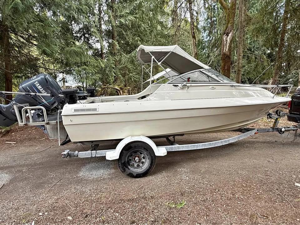 1999 Bayliner Capri 1952 Cuddy 1952 Capri Cuddy