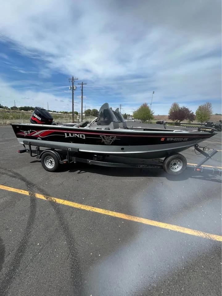2000 18 Ft Lund Pro V Fishing Boat 1800 Pro V SE