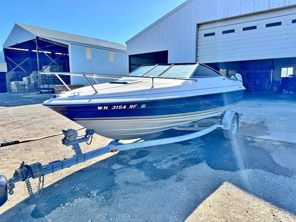 1996 19’ Maxum 1900 SR
