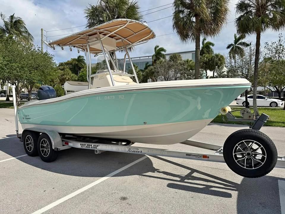 2017 Pioneer 202 Islander
