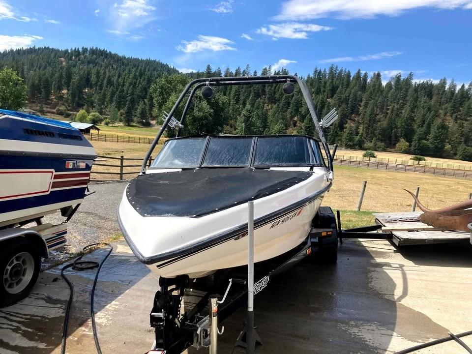2000 Tige boat 21i 21i