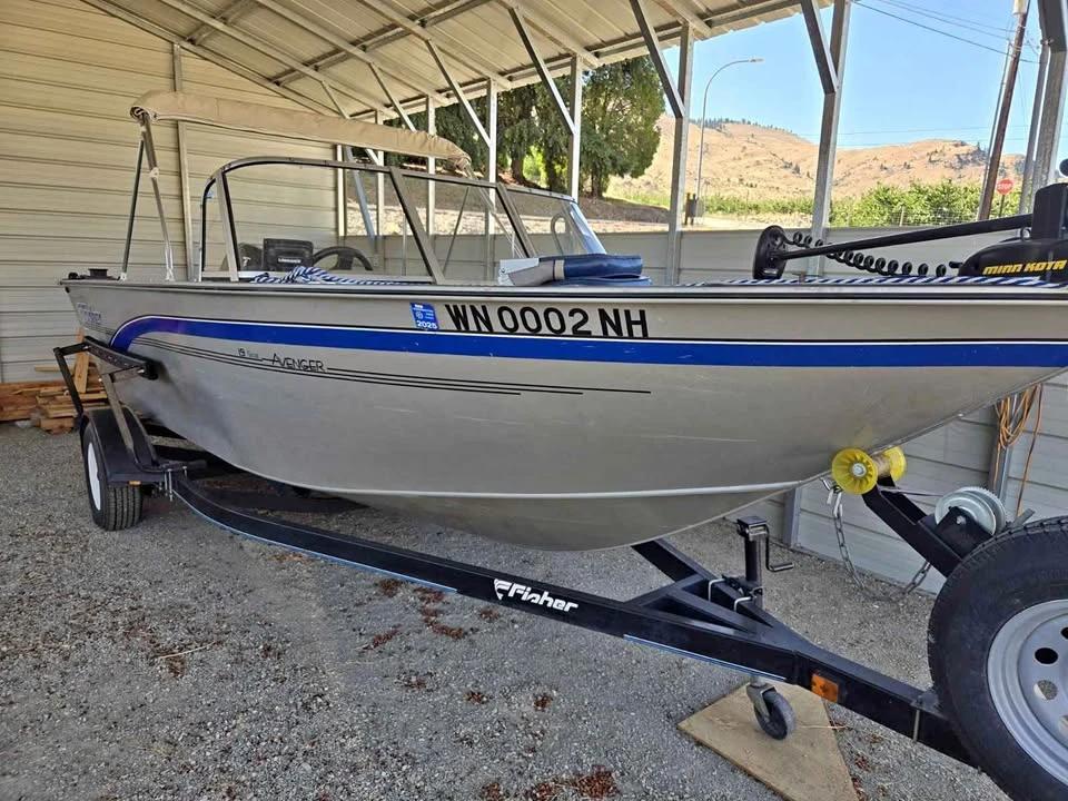1998 Fisher 1998 19 ft boat with trailer 19 FX Tournament