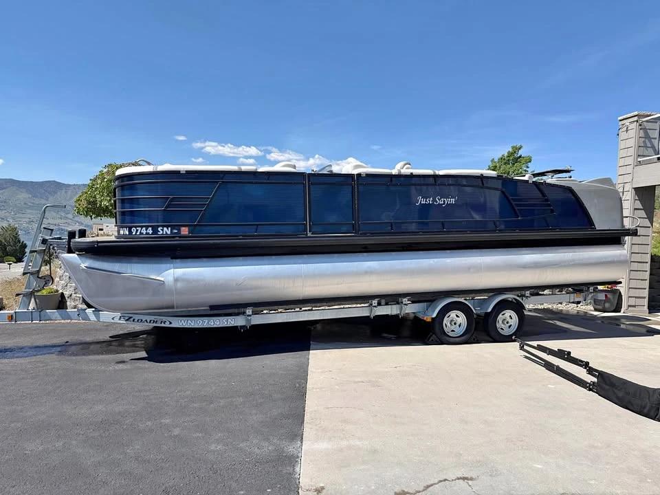 2018 Godfrey Marine aqua patio 259 elite
