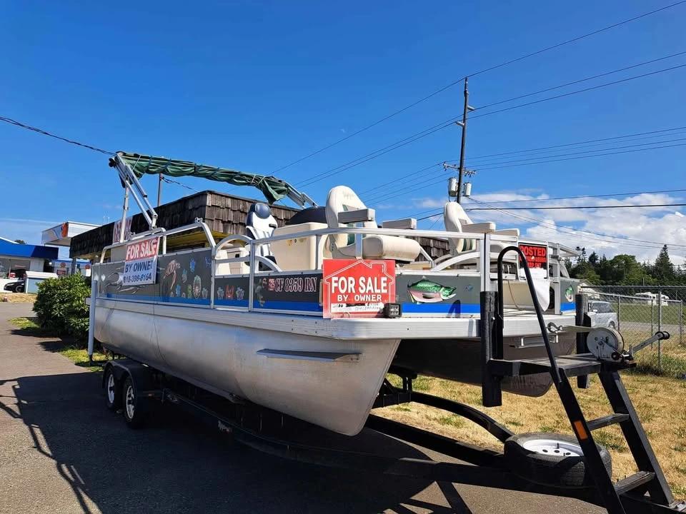 2011 Voyager 18 Venture Fish & Cruise