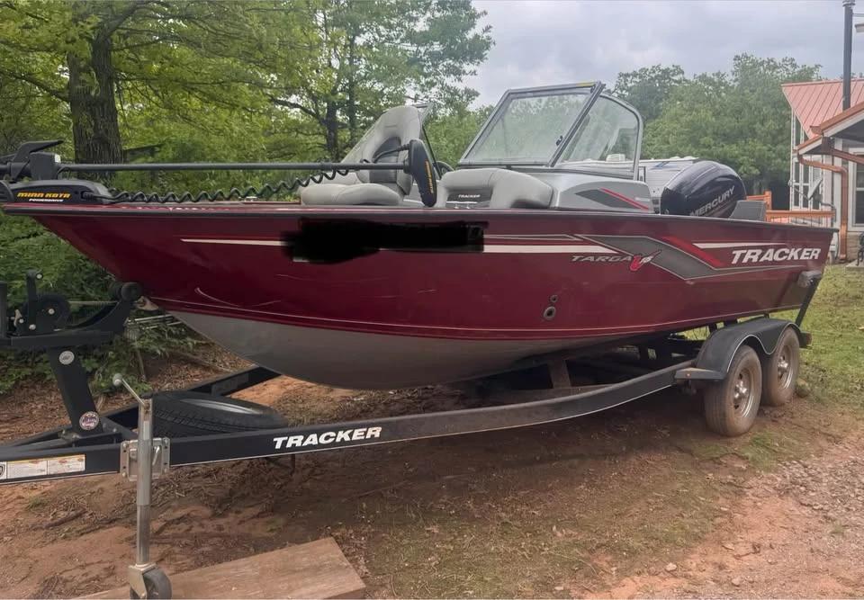 2018 Tracker Varga V18