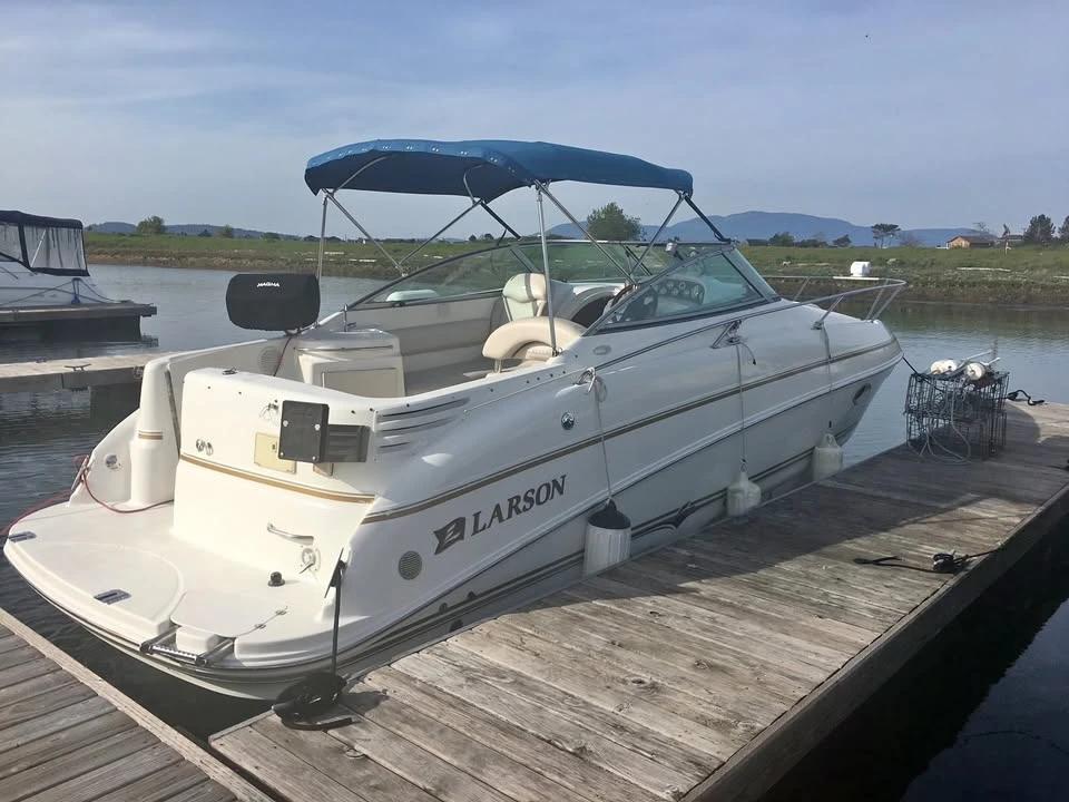 2004 Larson cabrio 274 Cabrio 274 Mid Cabin