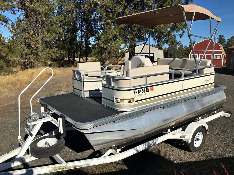 2005 Pontoon Avalon
