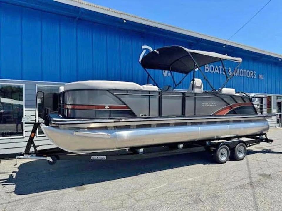 2025 Sylvan Pontoons l5 dlz bar