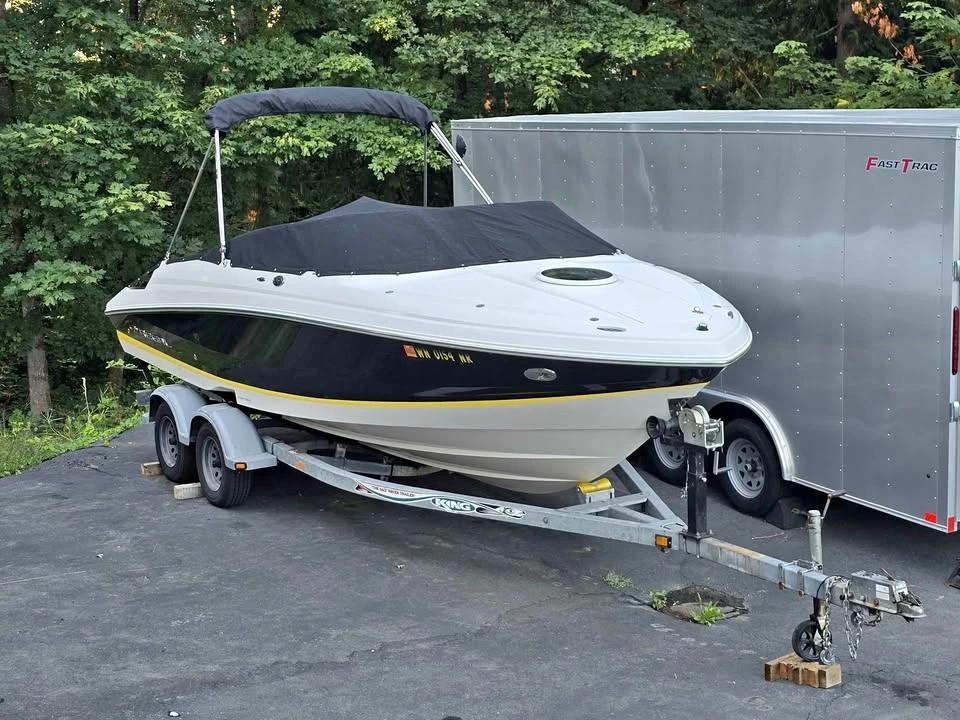 2005 Regal 2250 new 5.7 engine Regal 2250 Cuddy