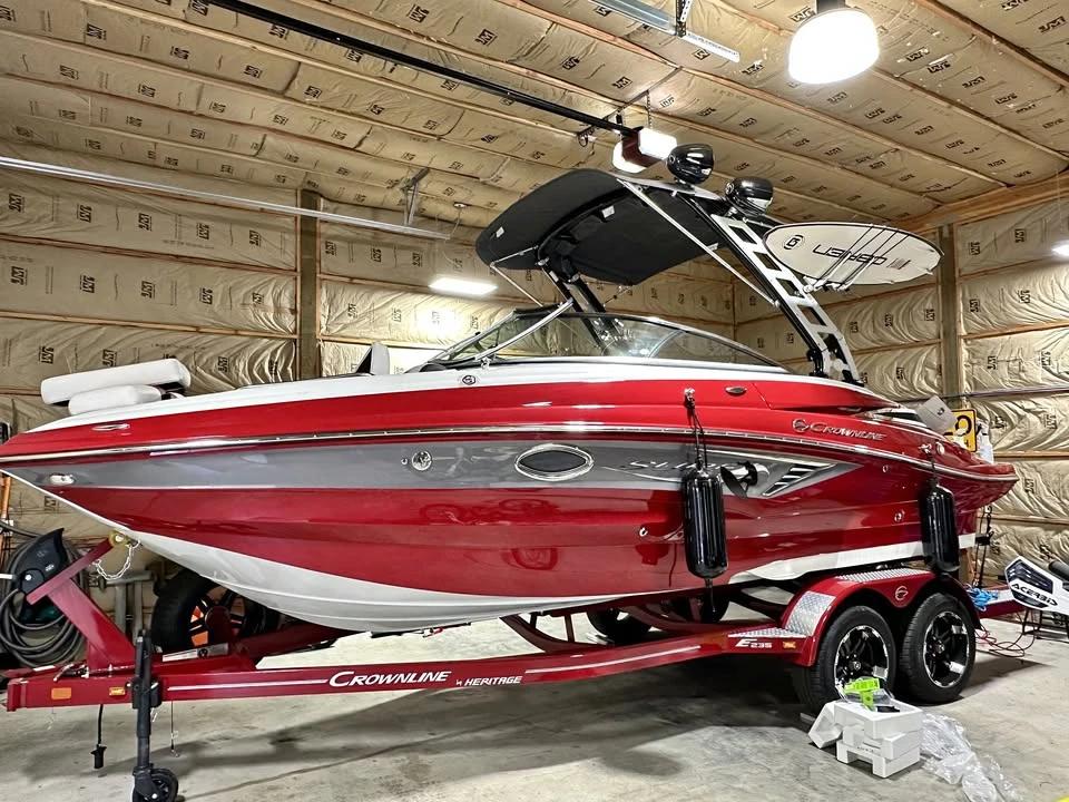 2024 Crownline E235 Surf Edition