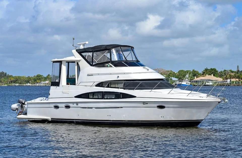 2003 Carver 444 Cockpit Motor Yacht