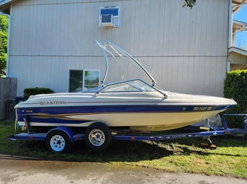 2003 Glastron Gx205