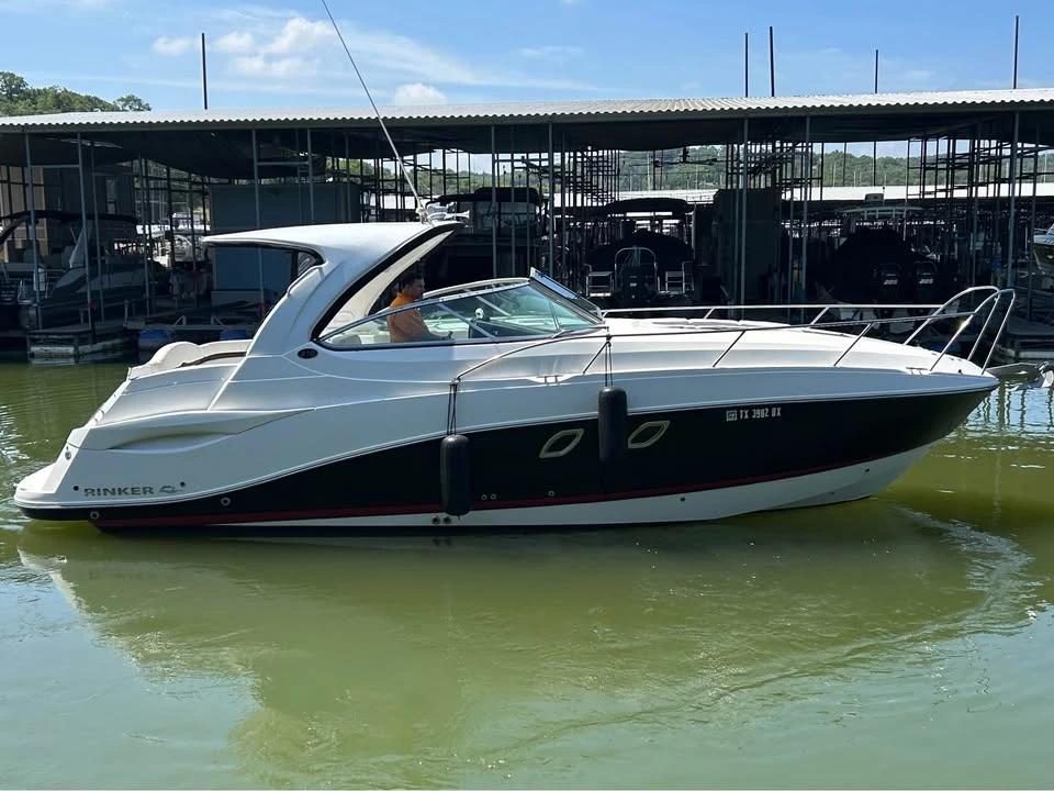 2013 RINKER 310 Express Cruiser