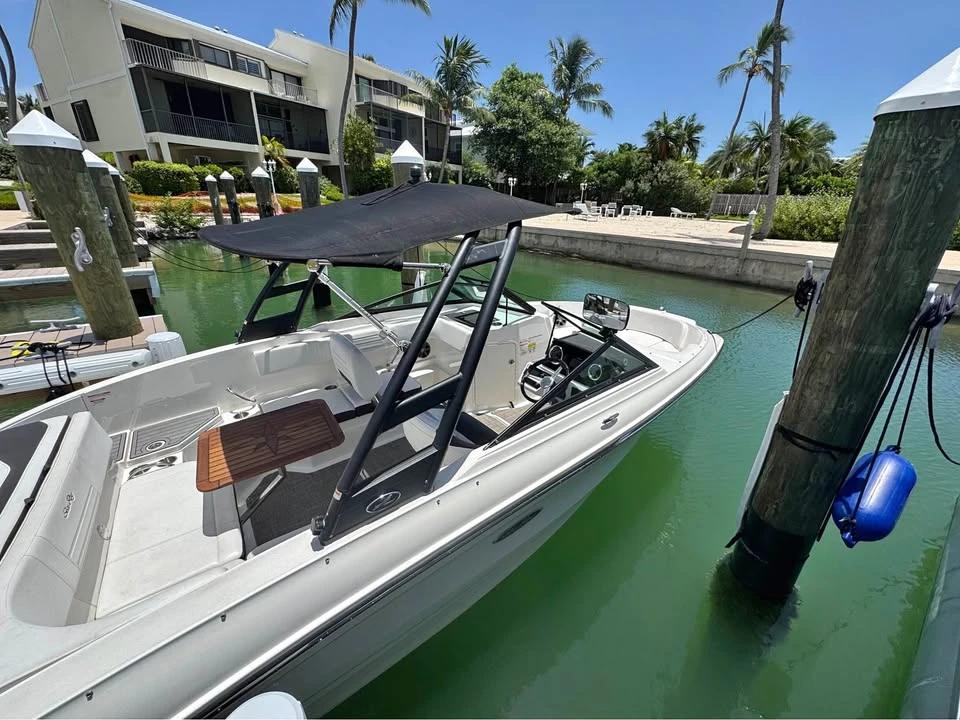 2019 Sea Ray SPX 210