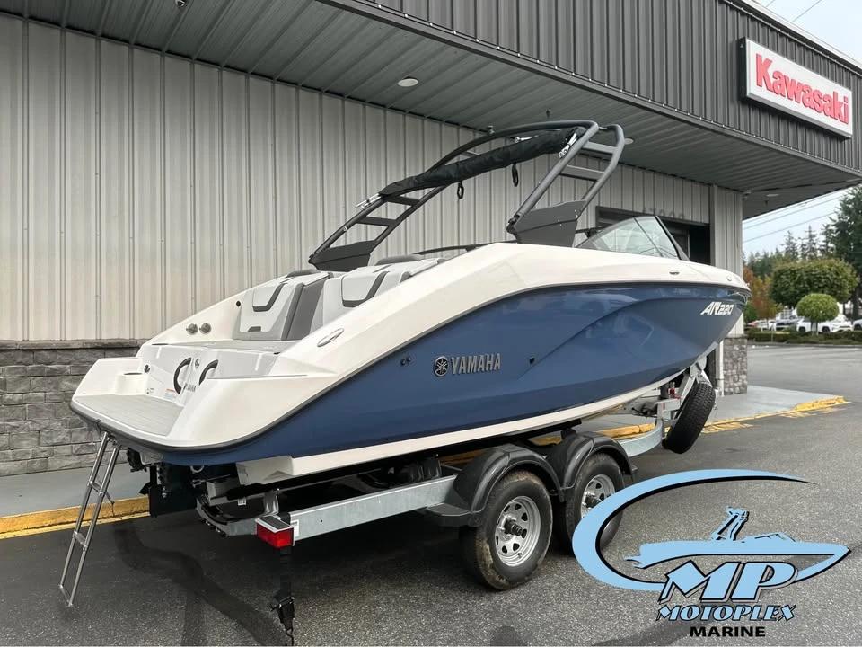 2025 Yamaha ar220 AR220