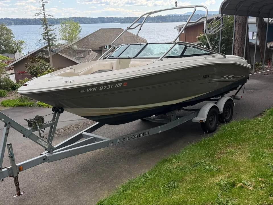 2005 24’ Sea Ray Select 240 Select