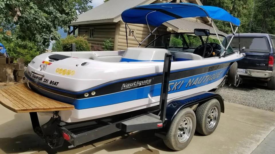 1998 Ski Nautique Lake Boat