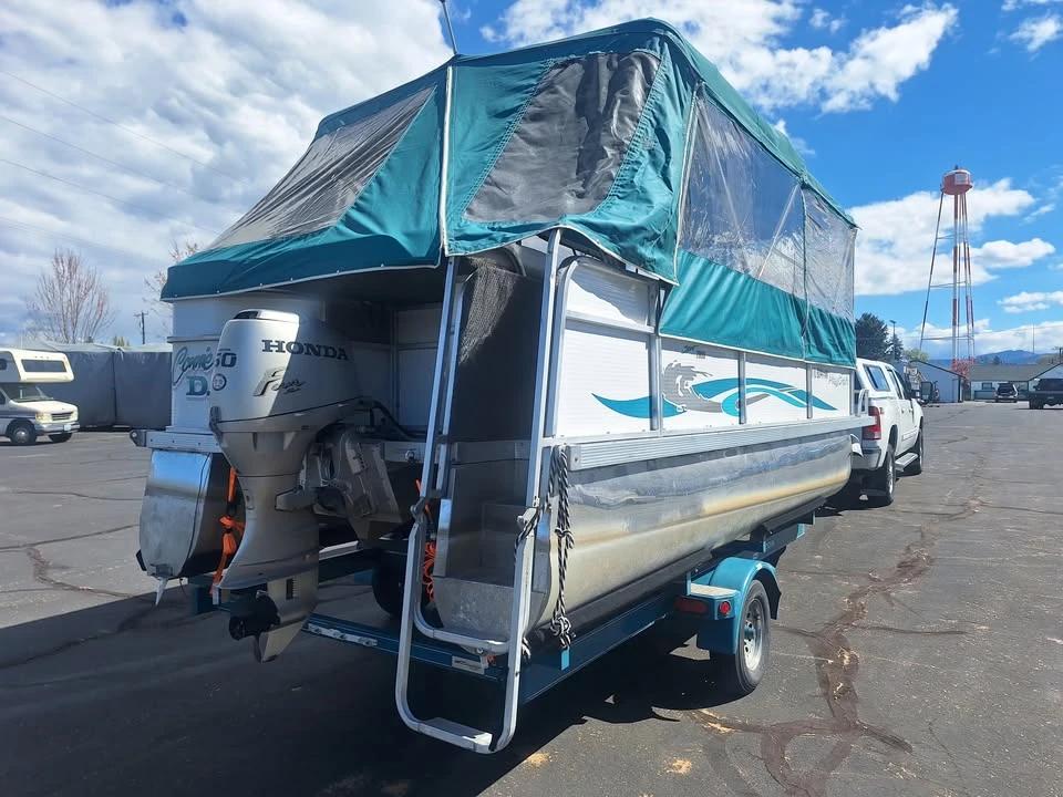 2001 playcraft pontoon boat Powertoon 22