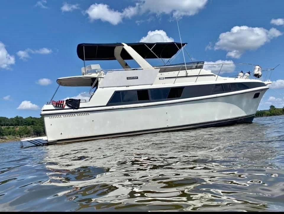 1985 Carver 3697