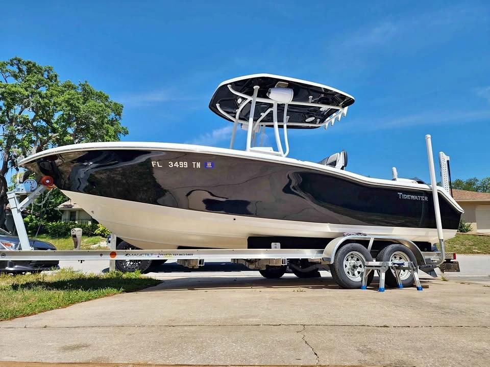 2023 Tidewater Boats 210 LXF