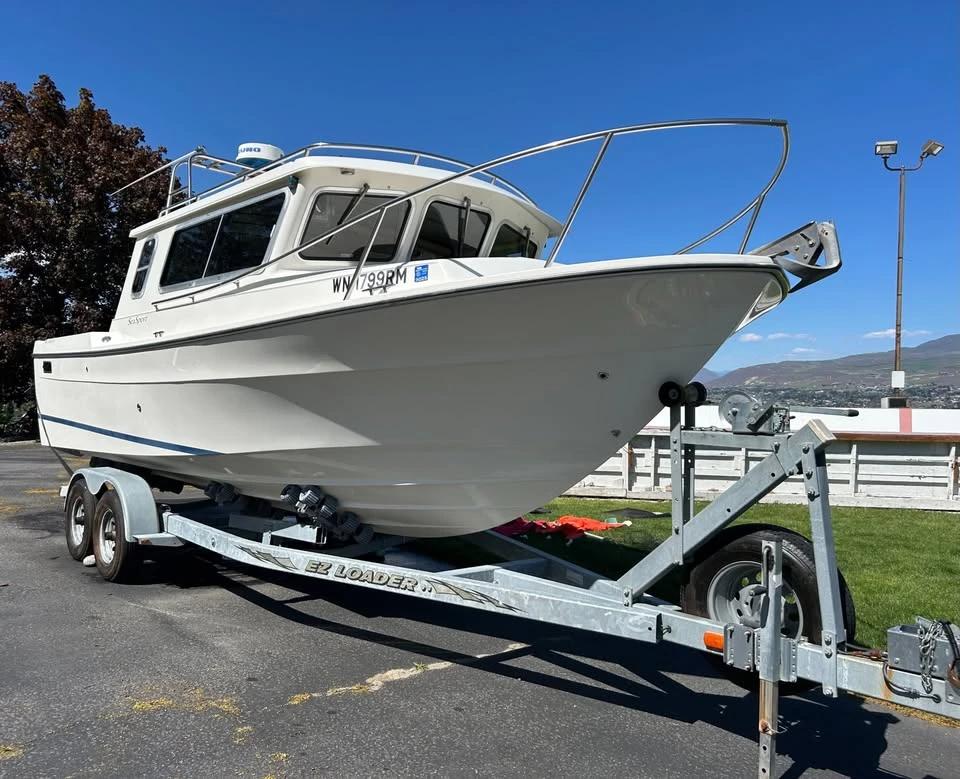 2002 SeaSport 24' Explorer Explorer 2400