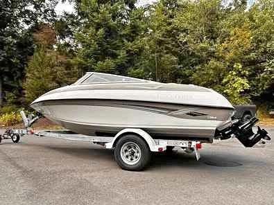 2005 Crownline 180 BR Boat
