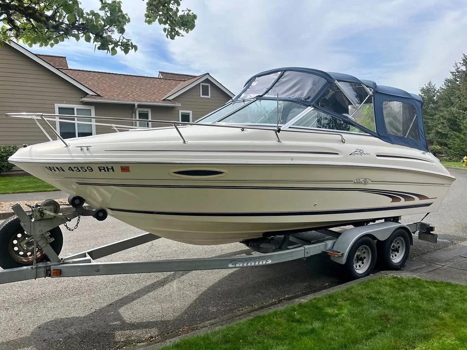 1998 Sea Ray 215 Express Cruiser