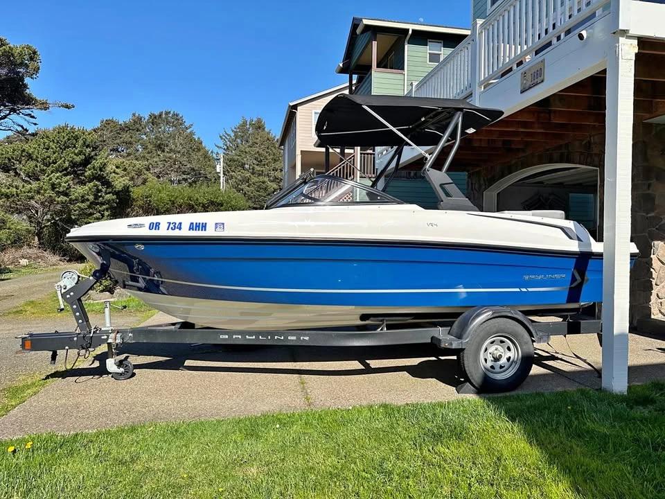2022 2022 Bayliner vr 4 i/o VR4 Bowrider I/O